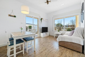 Sweet apt- Sea Views